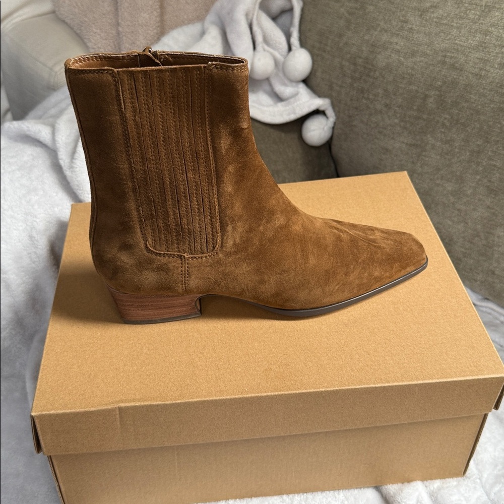 NWT Steve Madden Bootie